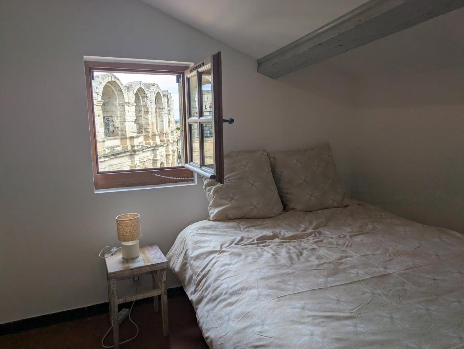 Les Nuitees Arlesiennes Holiday home *